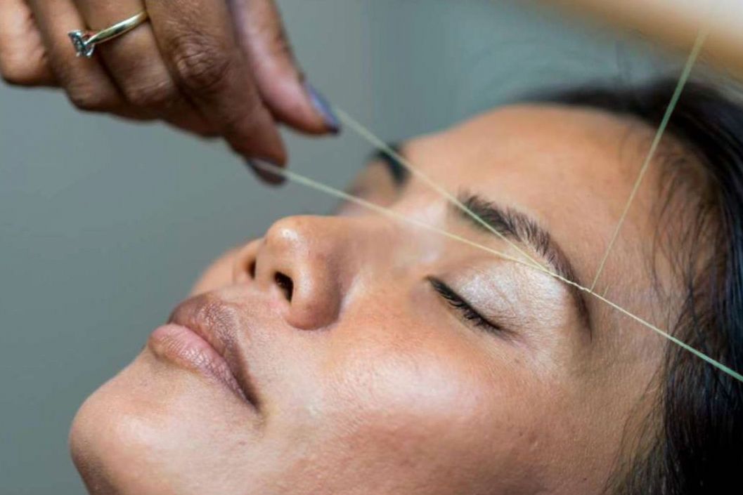 Facial treatment cabin